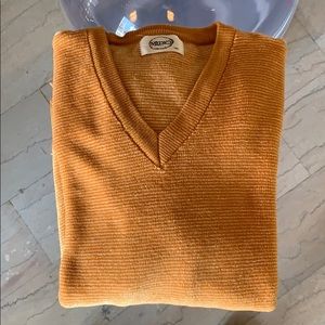 Men’s V Neck Sweater in size Medium by Medici
